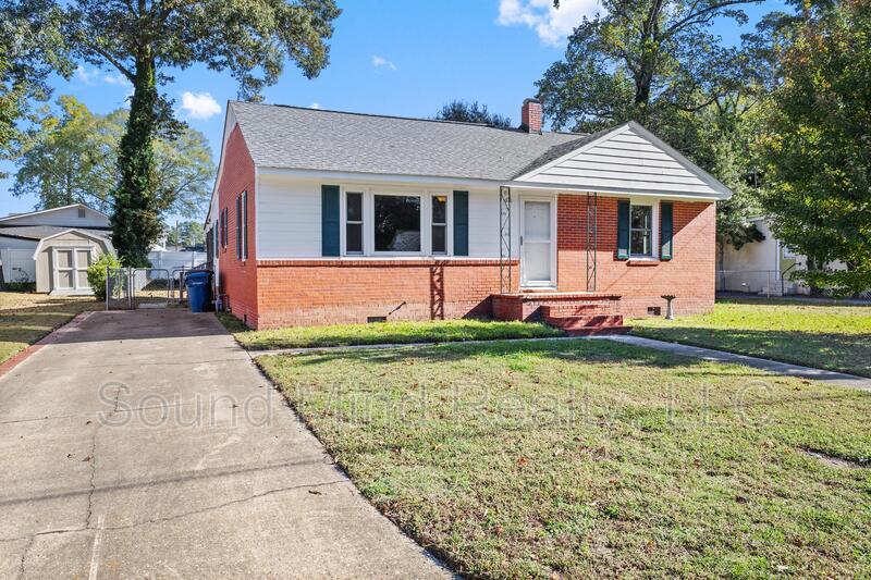 Foto principal - 1214 W Pearsall St