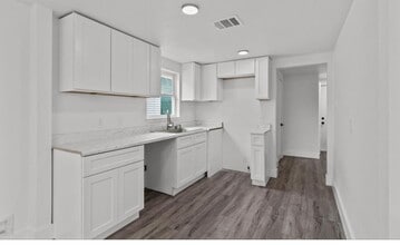 Building Photo - 3312 Sealy Ave