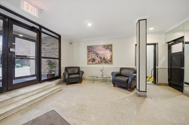 Foto del edificio - 150 E 210th St