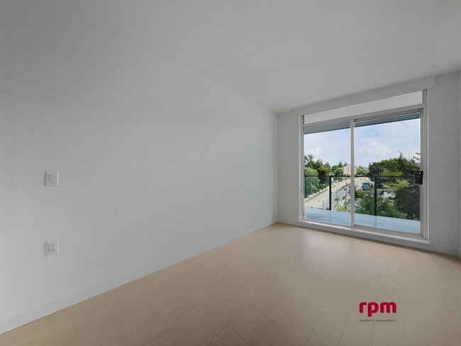 Photo du bâtiment - 13778-1100 100 Ave