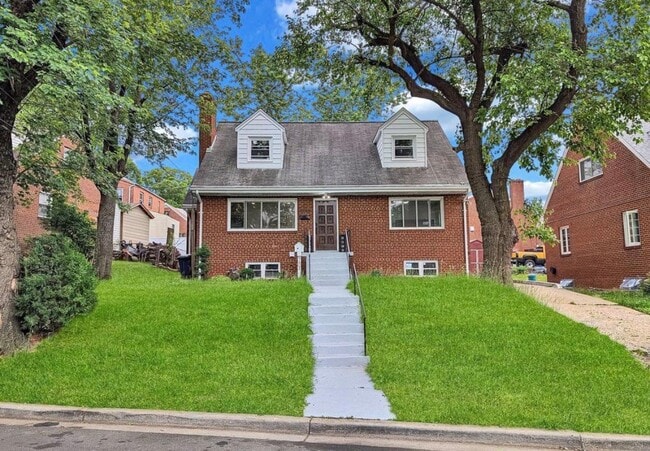 Building Photo - 5603 Newton St