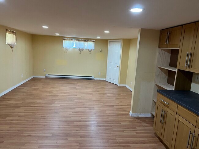 Foto del edificio - 407 W Logan St