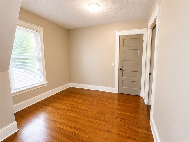 Foto del edificio - 1736 Portland Ave