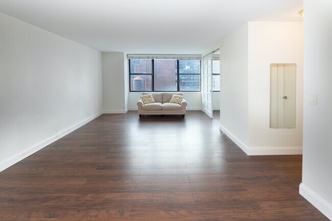 Building Photo - 1 Bedroom Rental at The Delegate