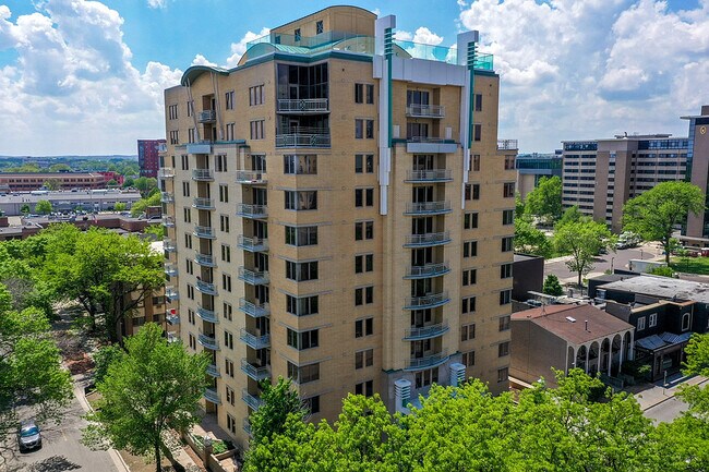 Edificio de apartamentos - Palisade Apartments