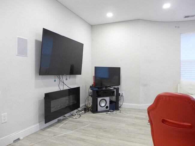 Foto del edificio - 117 Hillside St