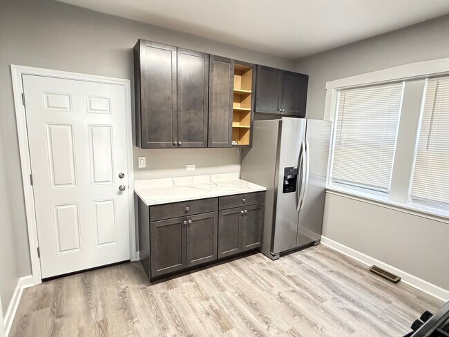 Foto del edificio - 4838 W Addison St