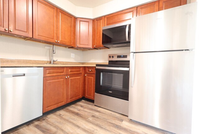 Foto del edificio - Beautiful 1 Bedroom w/ Off-Street Parking