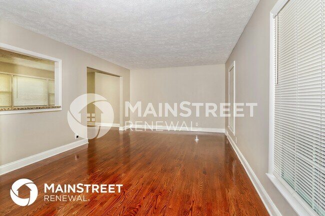 Foto del edificio - 2600 Garden Lake Ln