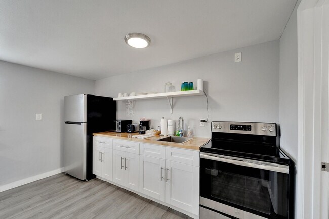 Foto del edificio - 8818 Rocky Creek Dr