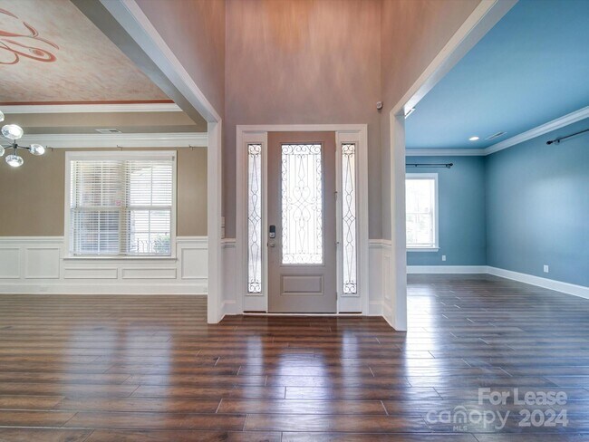 Foto del edificio - 1115 Gray Oak Ln