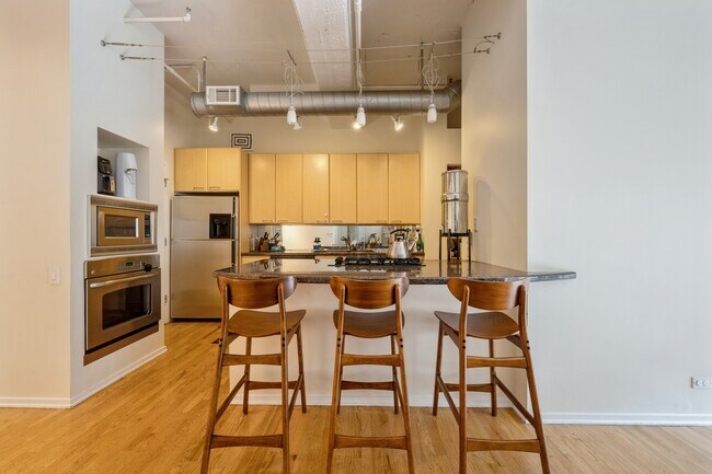 Foto del edificio - 130 S Canal St