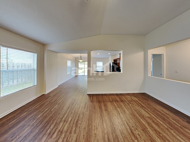 Building Photo - 196 Straw Pond Way