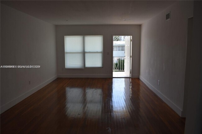 Foto del edificio - 9780 Bay Harbor Terrace