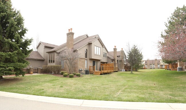 Building Photo - Greenfield Villas