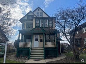 Building Photo - 3226 Maple Ave