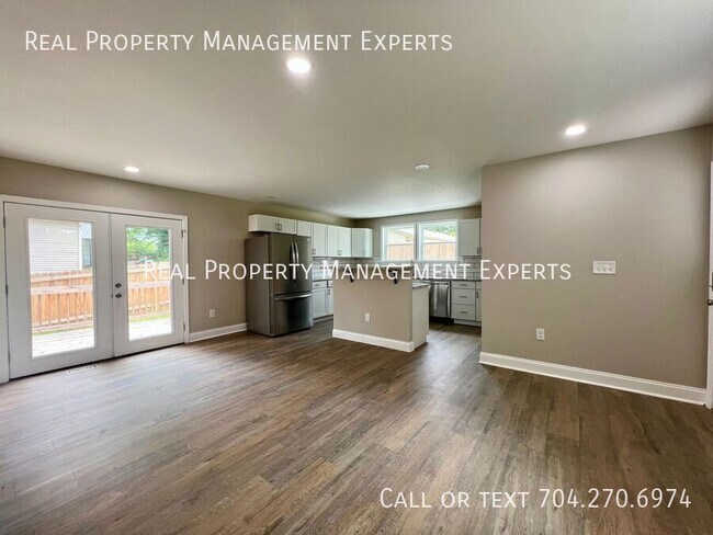 Foto del edificio - 287 Young Ave SW