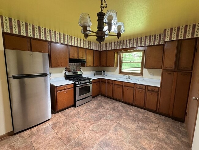 Building Photo - 239 Flintridge Dr