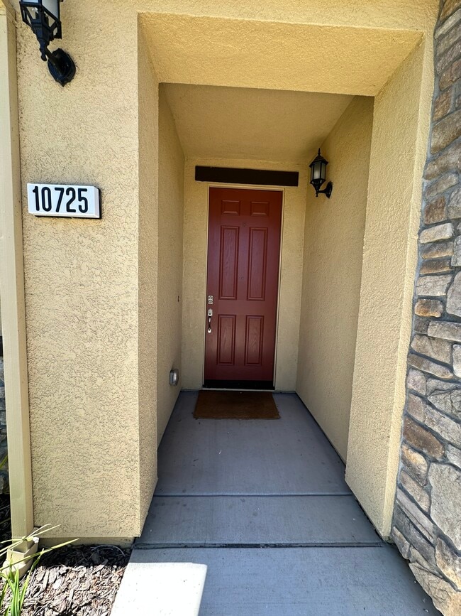 Building Photo - 10725 Portico Cir