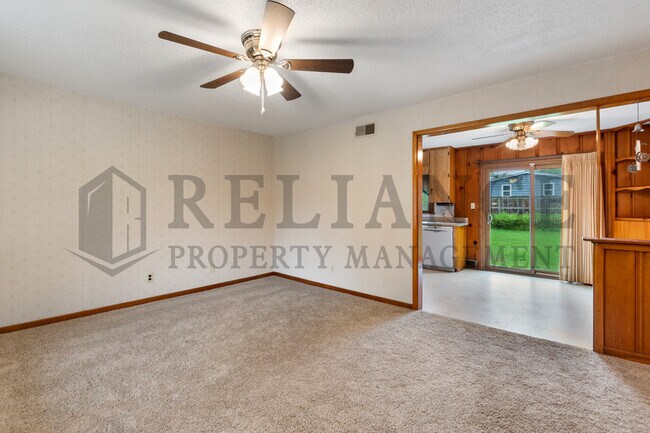 Foto del edificio - 814 Prairie Park Rd