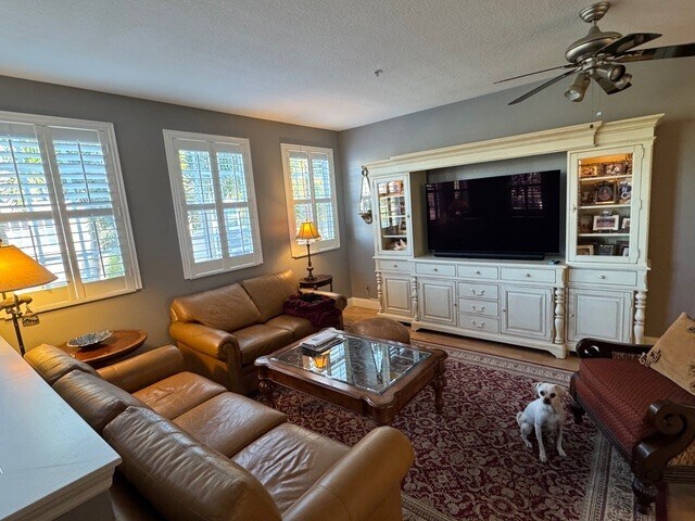 Foto del edificio - 1429 Harbour Walk Rd