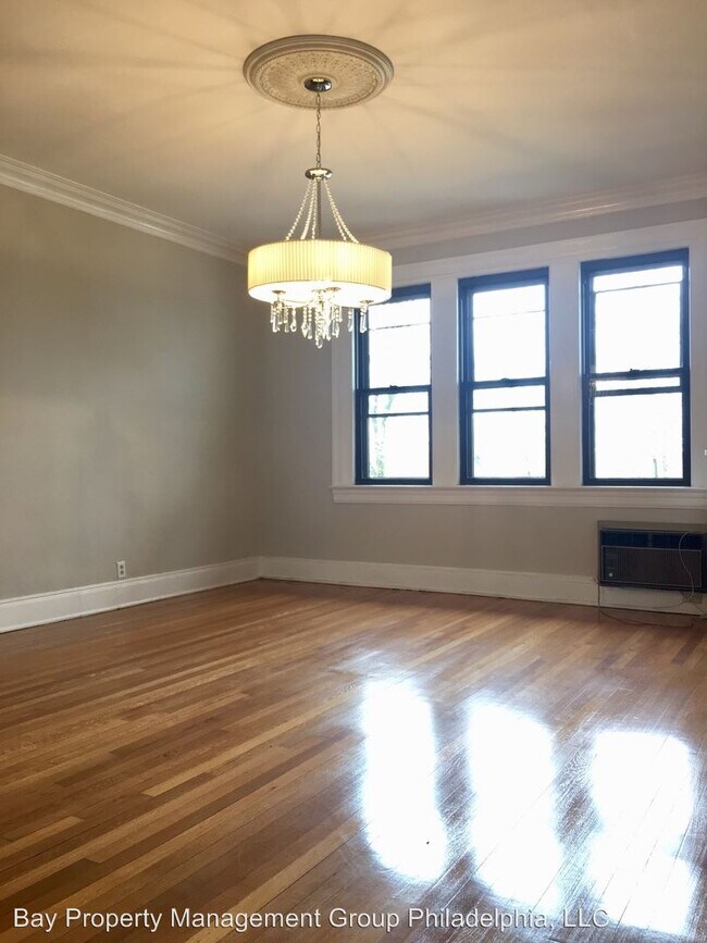 Building Photo - 700 Elkins Ave