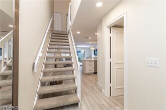 Building Photo - 833 Meadowland Dr