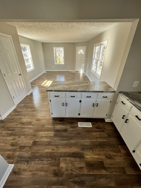 Building Photo - 1701 Catherine Dr