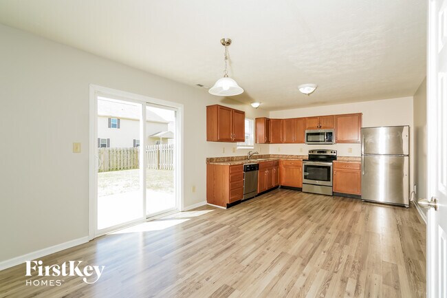 Foto del edificio - 881 Briarstone Dr