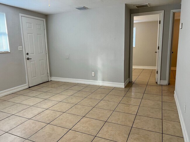 Foto del edificio - 9403 Grandfield Rd