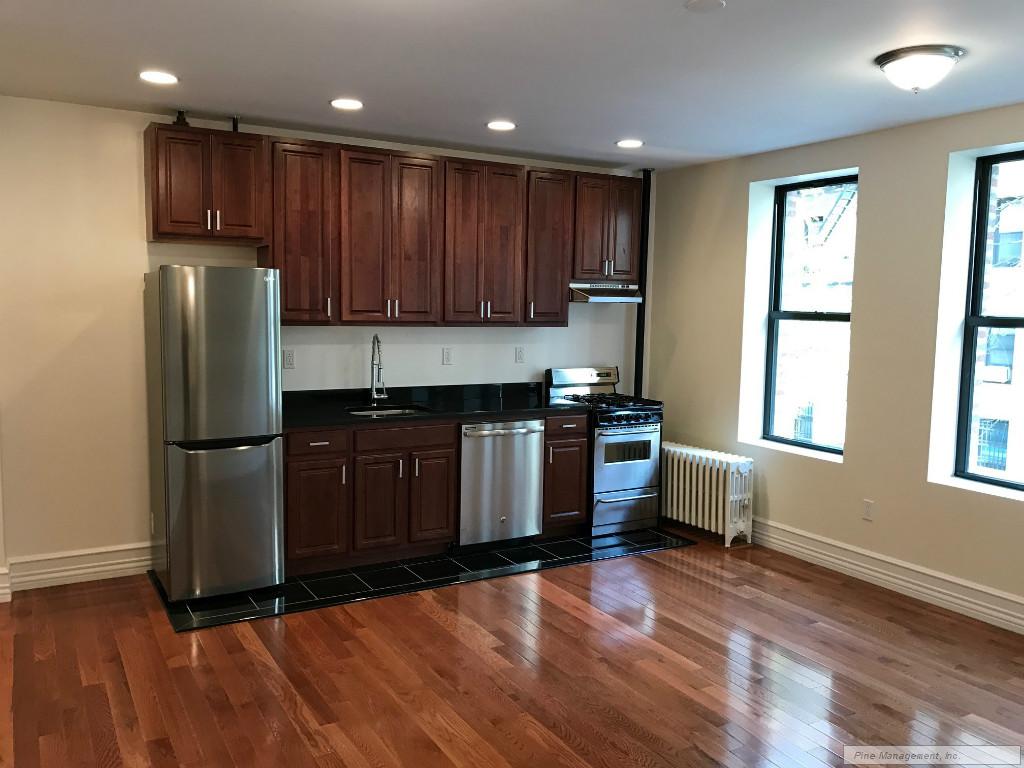 Primary Photo - 610 W 163rd St
