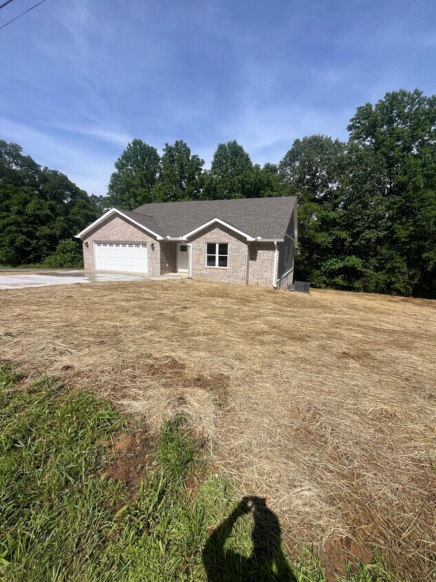 Foto principal - 15 Hillcrest Dr