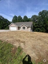 Building Photo - 15 Hillcrest Dr