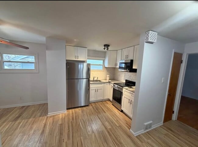 Building Photo - 43 Sycamore St