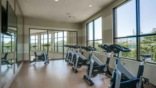 Building Photo - 2828 Lemmon Ave E