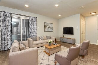 Building Photo - 10615 Golden Quail Dr
