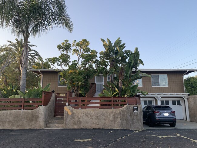 Building Photo - 1646 Monte Mar Rd