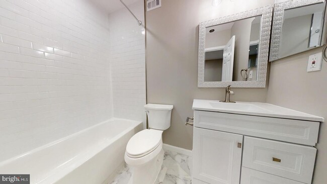 Building Photo - 8304 Maplewood Dr