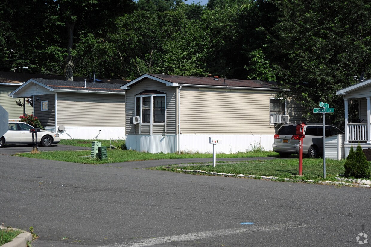 Spring Valley Mobile Village Apartments in Nanuet, NY