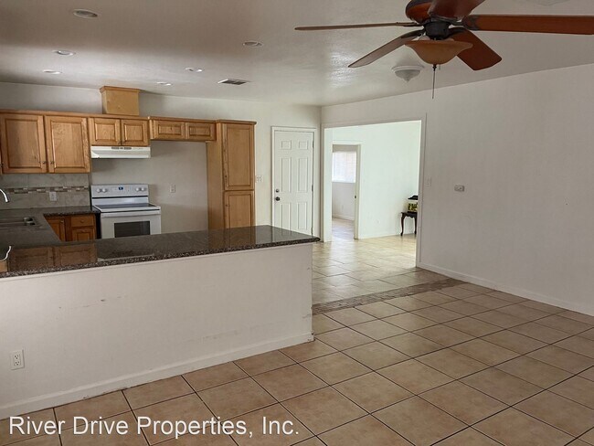 Building Photo - 4 br, 1 bath House - 6169 North Grantland