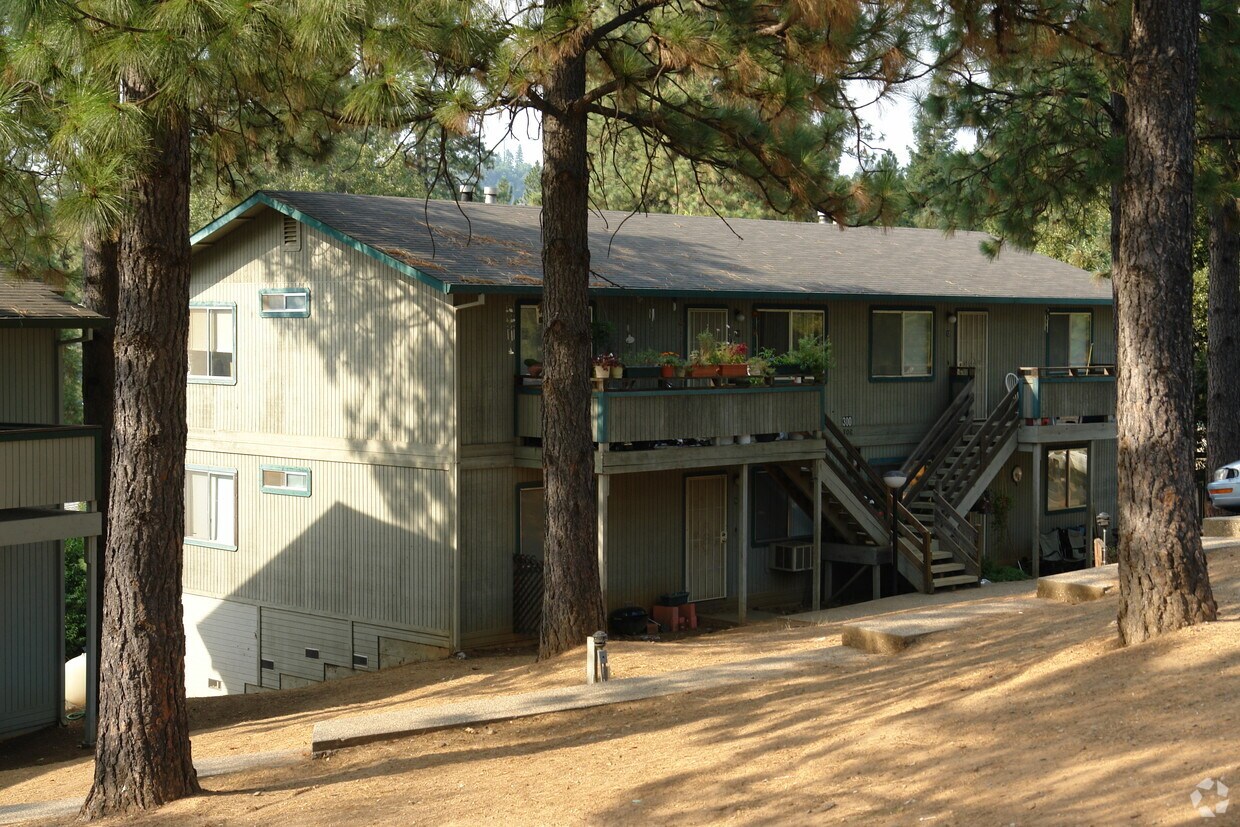 300 Apartments in Colfax, CA