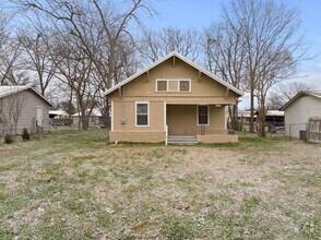 Building Photo - 315 Elm St