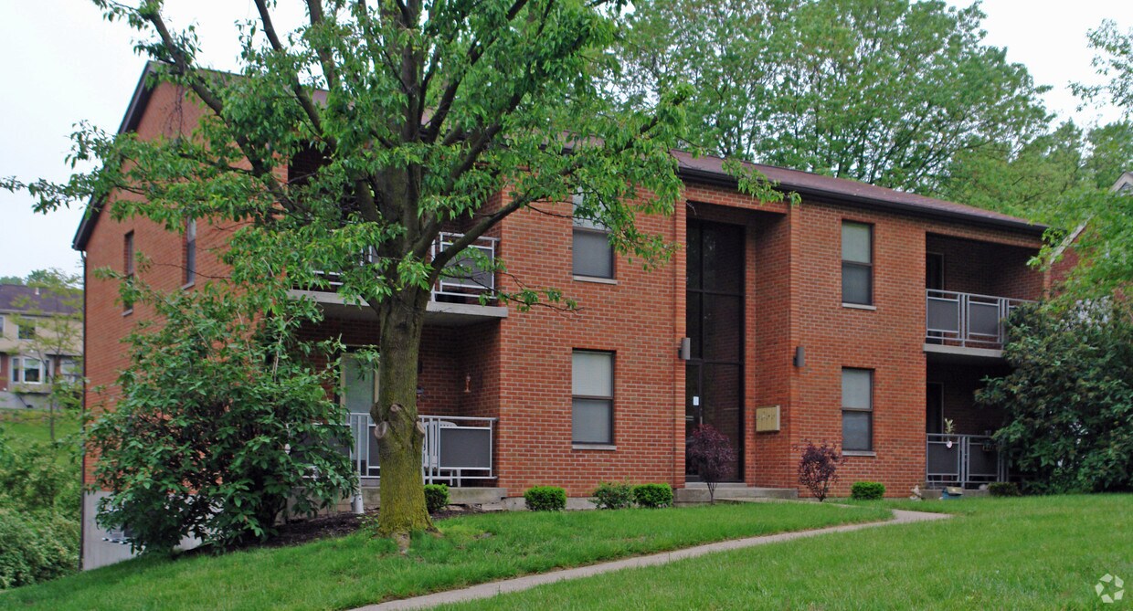 Primary Photo - 43 E Lakeside Ave