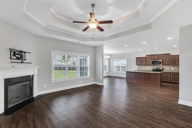 Building Photo - Large 4 bedroom home available now!