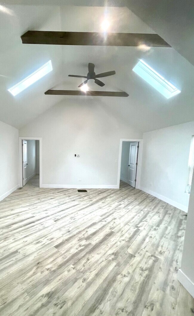 Foto del edificio - 1425 W 16th St
