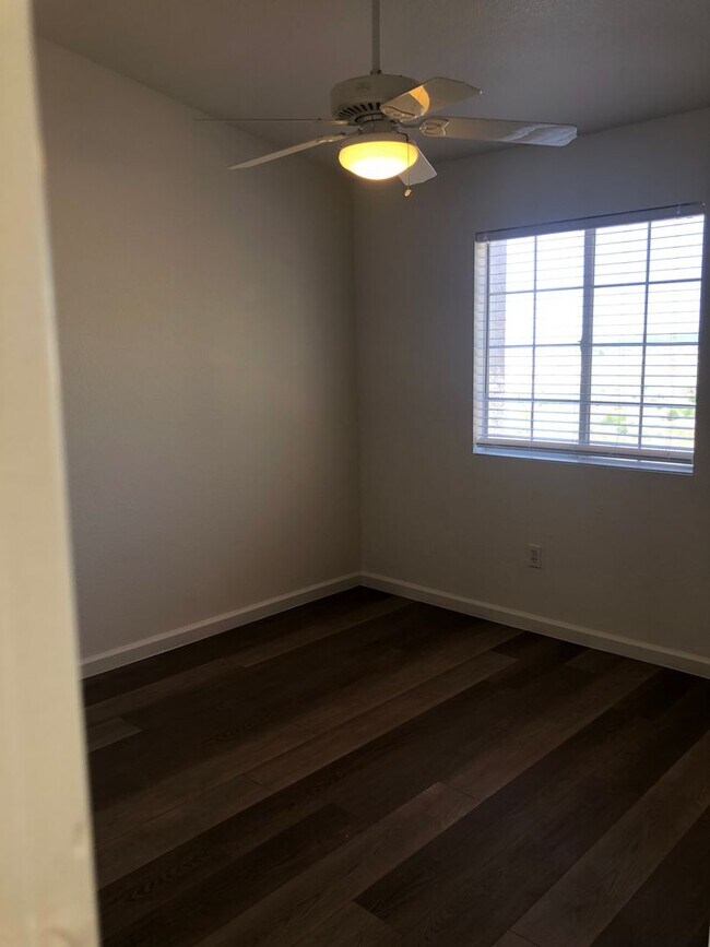 Foto del edificio - 2 BEDROOM / 2.5 BATHROOM TOWNHOUSE