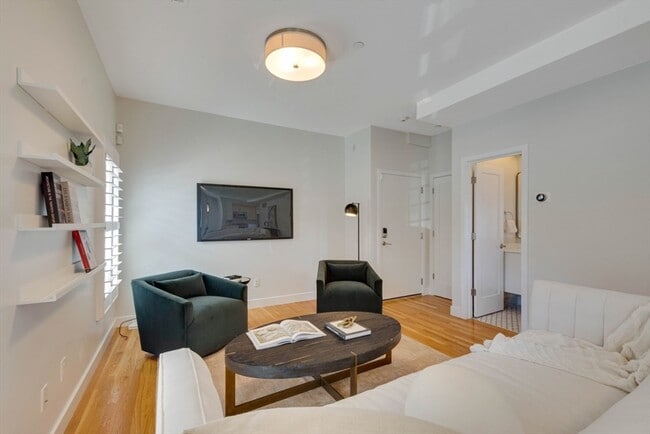 Building Photo - 242 Shawmut Ave