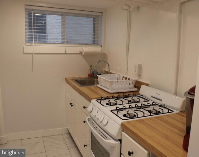 Foto del edificio - 2121 N St NW