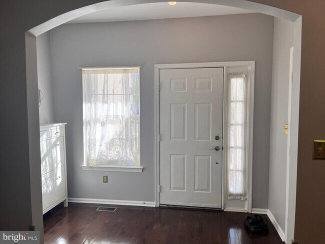 Building Photo - 637 Fawn Cir