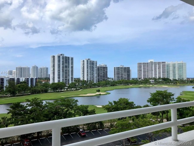 Foto del edificio - DELVISTA TOWERS CONDO